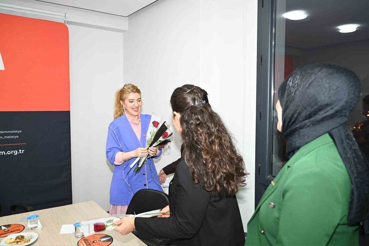 AK PARTİ MALATYA MİLLETVEKİLİ İNANÇ SİRAÇ KARA ÖLMEZTOPRAK, ASRIN FELAKETİ SONRASI ÇALIŞMALARINI...