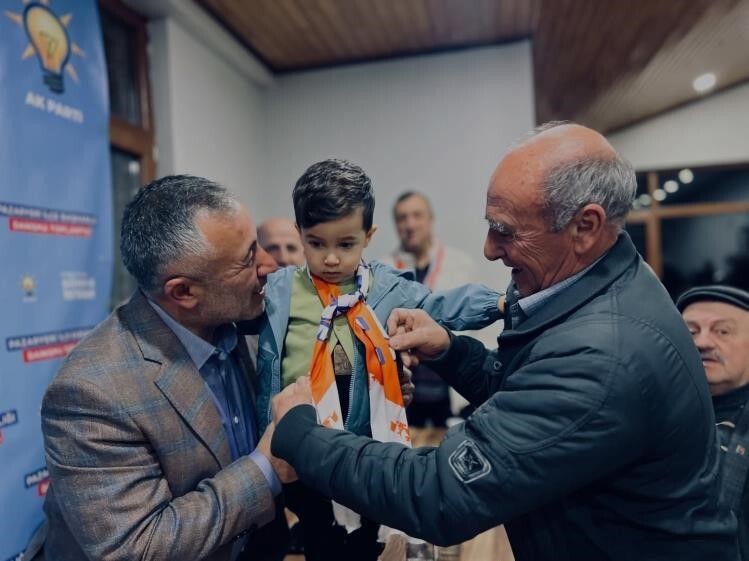 AK PARTİ TEŞKİLATI KÜÇÜKELMALI TABİAT PARKI'NDA BULUŞTU