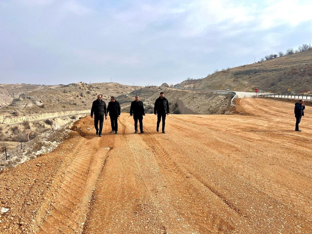 AKÇADAĞ BELEDİYE BAŞKANI ULUTAŞ’TAN KIRSAL MAHALLELERE SAHA ZİYARETİ
