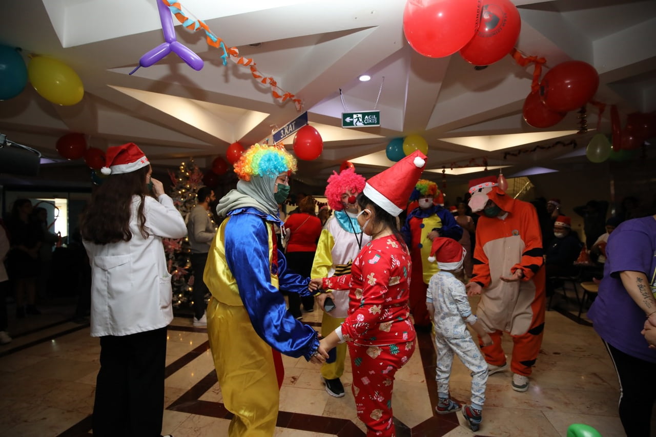 AKDENİZ ÜNİVERSİTESİ REKTÖRÜ PROF. DR. ÖZLENEN ÖZKAN, AKDENİZ ÜNİVERSİTESİ HASTANESİ...