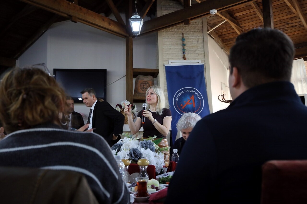 AKDENİZ ÜNİVERSİTESİ REKTÖRÜ PROF. DR. ÖZLENEN ÖZKAN, SAĞLIK, KÜLTÜR VE SPOR DAİRESİ BAŞKANLIĞI...