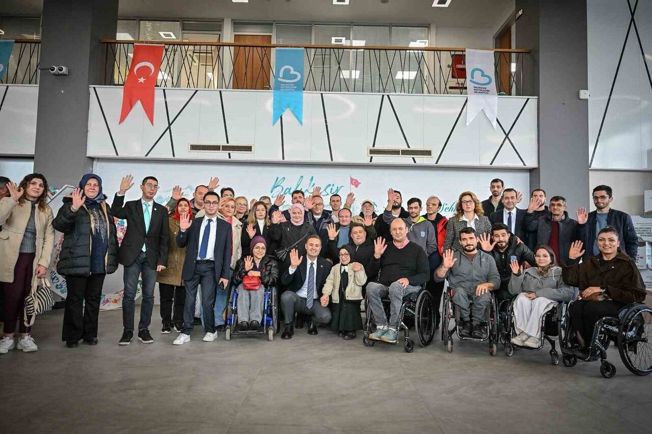 AKIN: "ENGELLİLER GÜNÜ BİR GÜNE SIĞDIRILACAK BİR GÜN DEĞİL"