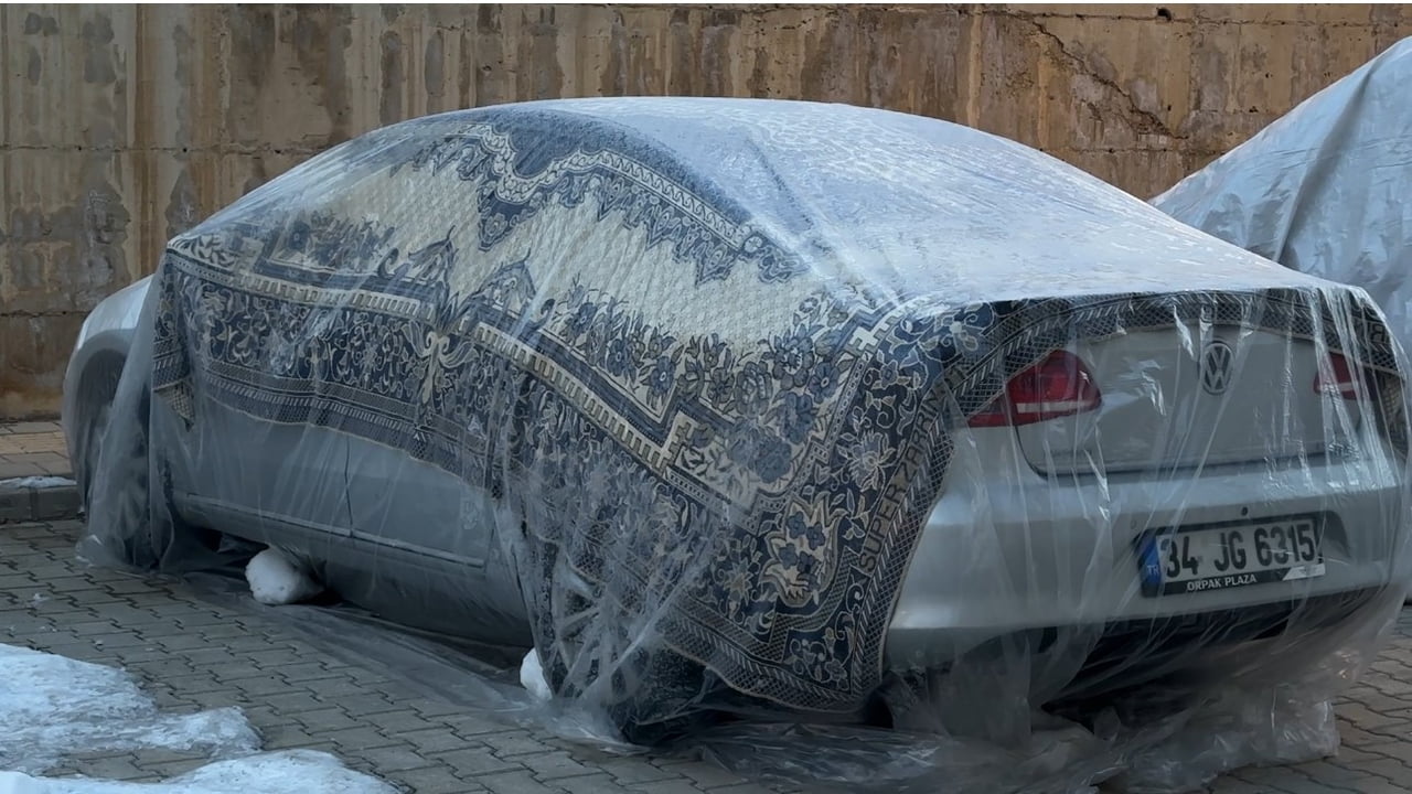 AKKARİ’NİN YÜKSEKOVA İLÇESİNDE ETKİLİ OLAN DONDURUCU SOĞUKLAR YAŞAMI OLUMSUZ ETKİLERKEN...