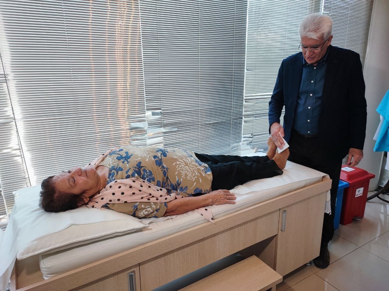 ALMANYA’DA YAŞAYAN 85 YAŞINDAKİ KADIN DÜŞÜP BELİNİ ÇATLATTI ANCAK BURADA BİR TÜRLÜ SAĞLIĞINA...