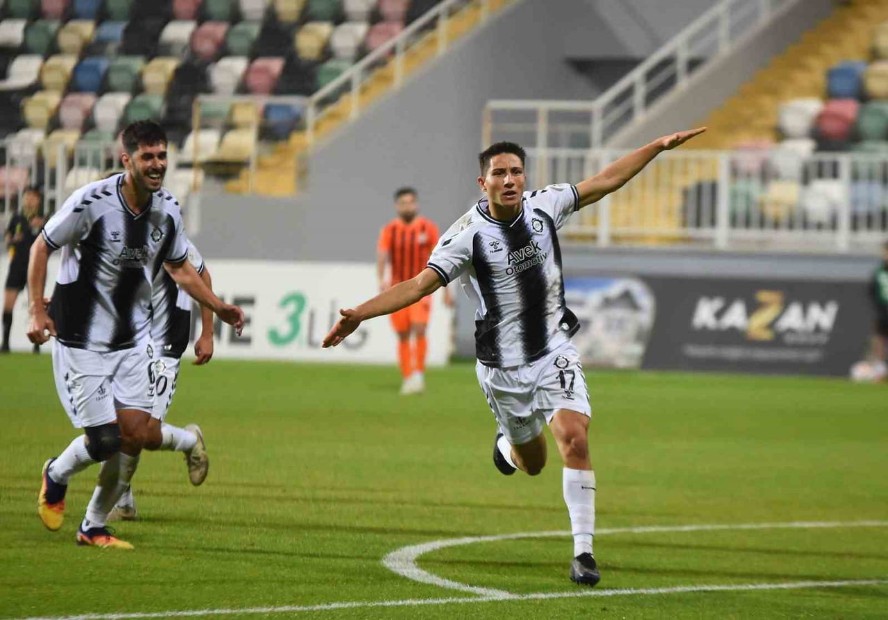 ALTAY’IN 20 YAŞINDAKİ GOLCÜSÜ ÜNAL ALİHAN KAVLAK, İLK DEVRENİN SON 4 MAÇINDA 3 GOL ATARAK TAKIMIN...