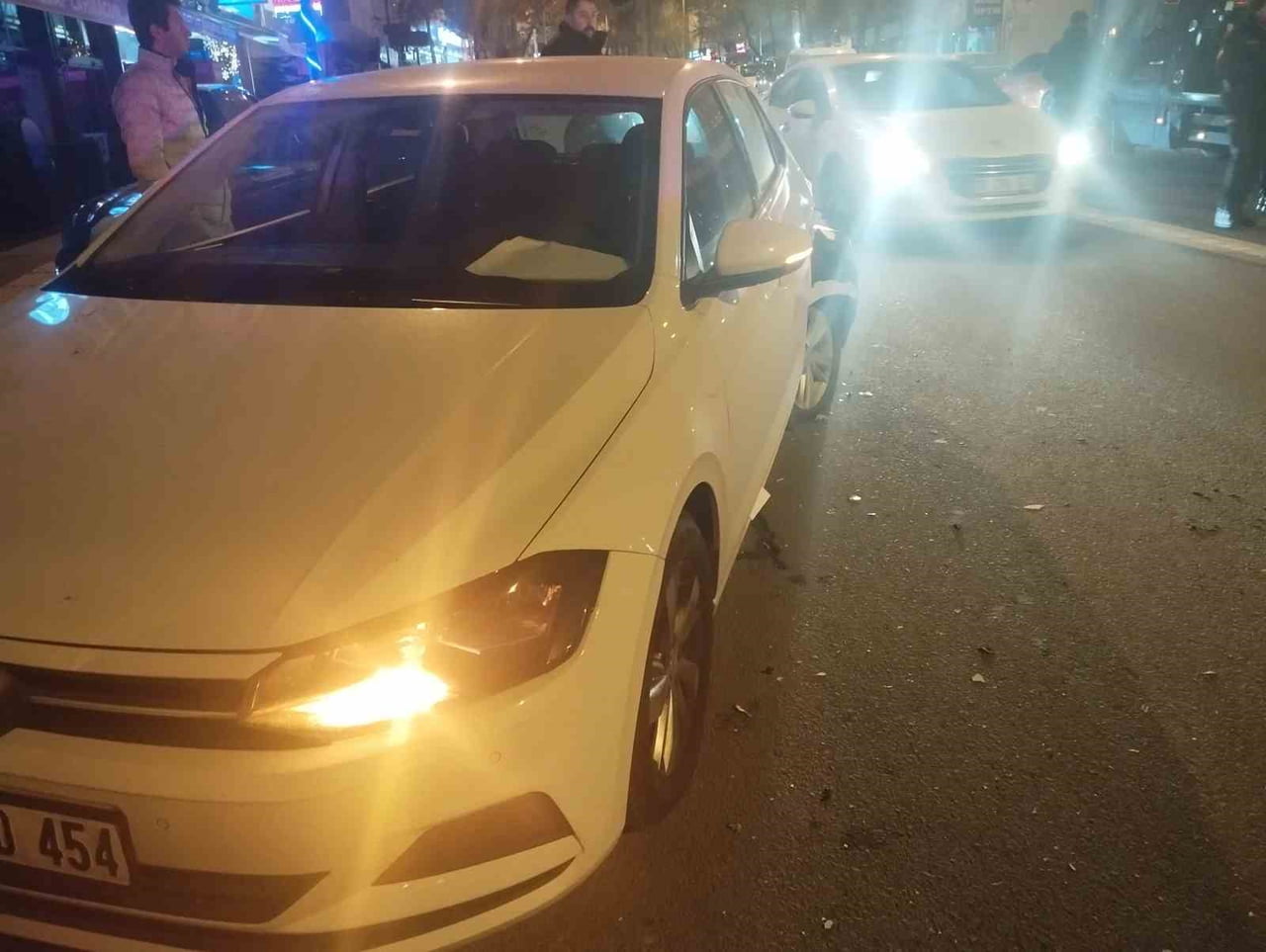 ANKARA'NIN ÇANKAYA İLÇESİNDE BİR OTOMOBİLİN TAKLA ATARAK İKİ OTOMOBİLE ÇARPTIĞI KAZADA BİR KİŞİ...