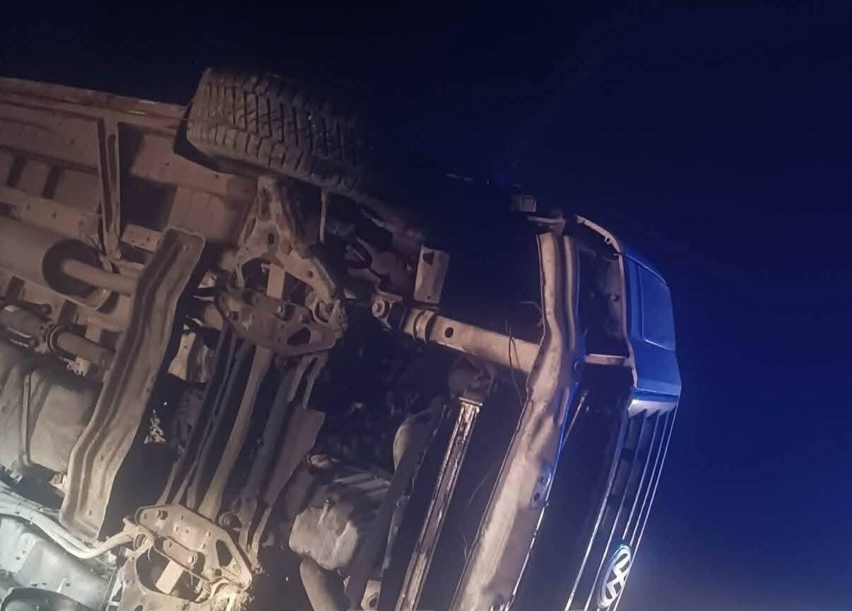 ANKARA'NIN NALLIHAN İLÇESİNDE İŞÇİ TAŞIYAN SERVİS  YAĞMURDAN ÖTÜRÜ KAYGANLAŞAN YOLDA KONTROLDEN...