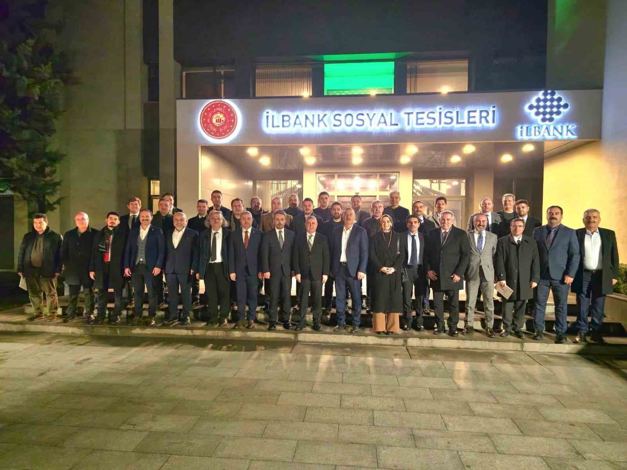 ANKARA’DA YAŞAYAN, SİNOP’UN FARKLI İLÇE VE BÖLGELERİNDE DOĞUP BÜYÜMÜŞ, KAMU YÖNETİMİNDE GÖREV...