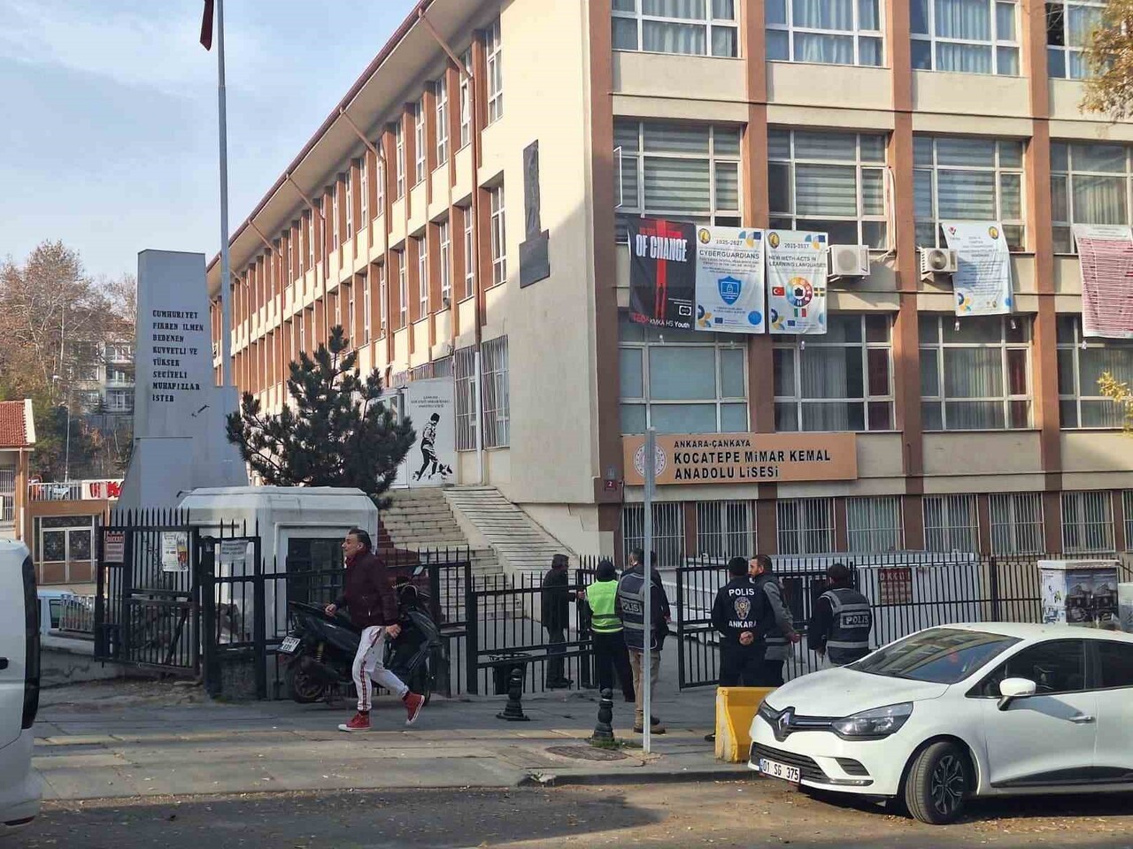 ANKARA İL EMNİYET MÜDÜRLÜĞÜ ÇOCUK ŞUBE MÜDÜRLÜĞÜ, ÖĞRETMENLERİNE SAYGISIZ DAVRANIŞLARDA BULUNAN...