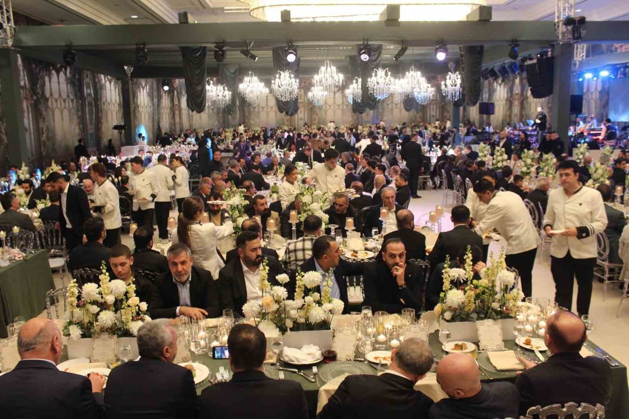 ANKARA, SON ZAMANLARIN EN GÖRKEMLİ DÜĞÜNLERİNDEN BİRİNE TANIKLIK ETTİ. İKİ GÜN SÜREN DÜĞÜNDE...