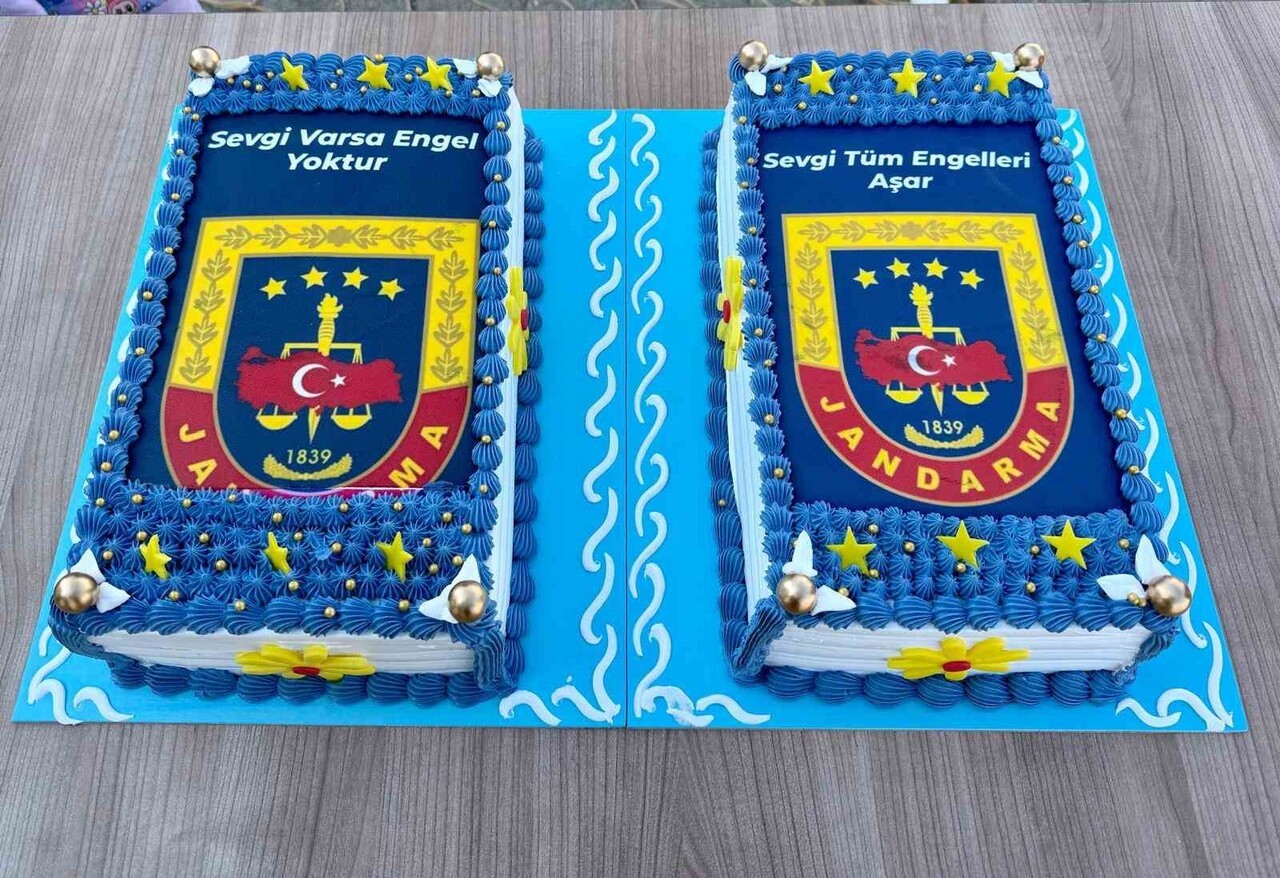 ANLAMLI ETKİNLİKTE DİCLE KAYMAKAMI MUSTAFA ATIŞ, DİCLE İLÇE MİLLİ EĞİTİM MÜDÜRÜ MUSTAFA SABIR VE...