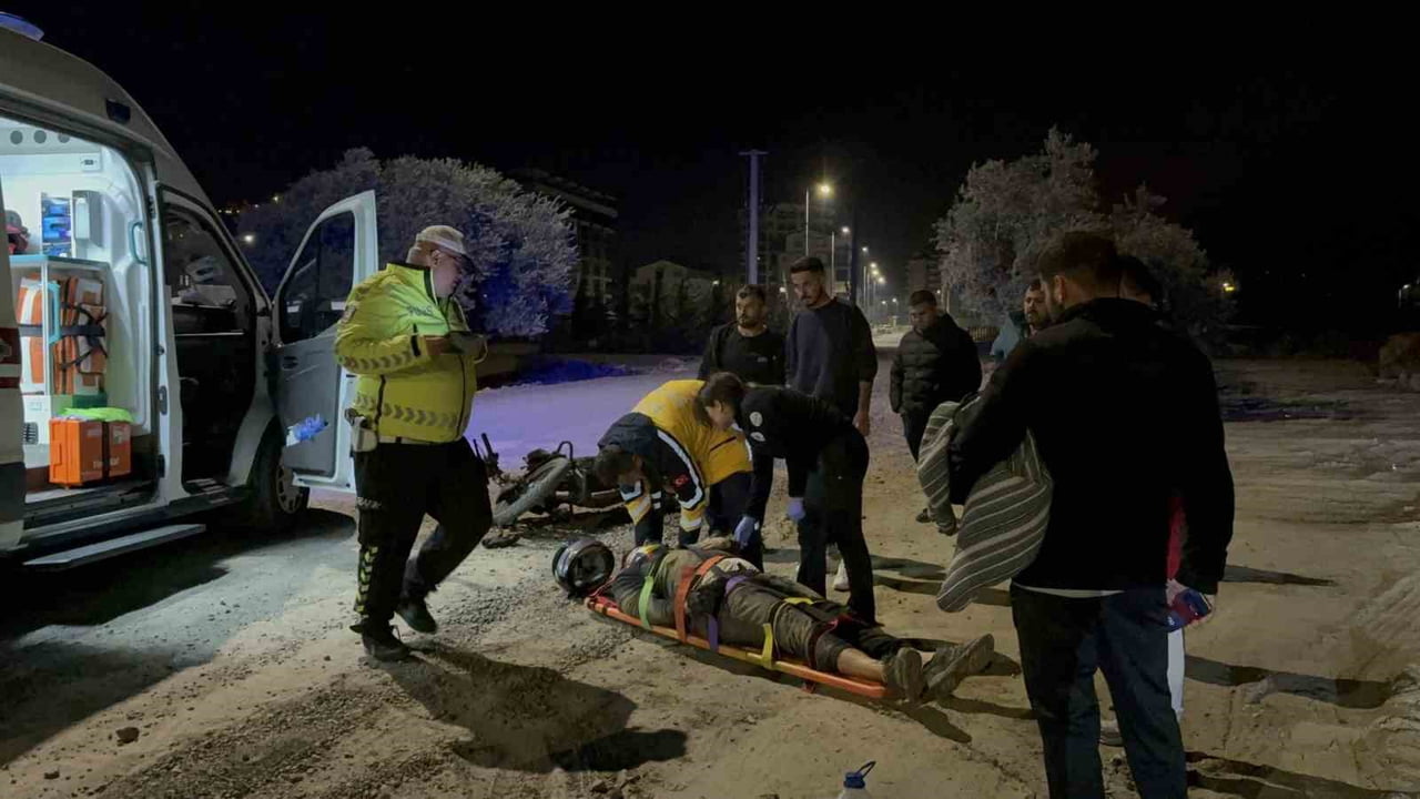 ANTALYA'NIN GAZİPAŞA İLÇESİNDE ALKOLLÜ MOTOSİKLET SÜRÜCÜSÜNÜN KARIŞTIĞI TRAFİK KAZASINDA 1 KİŞİ...