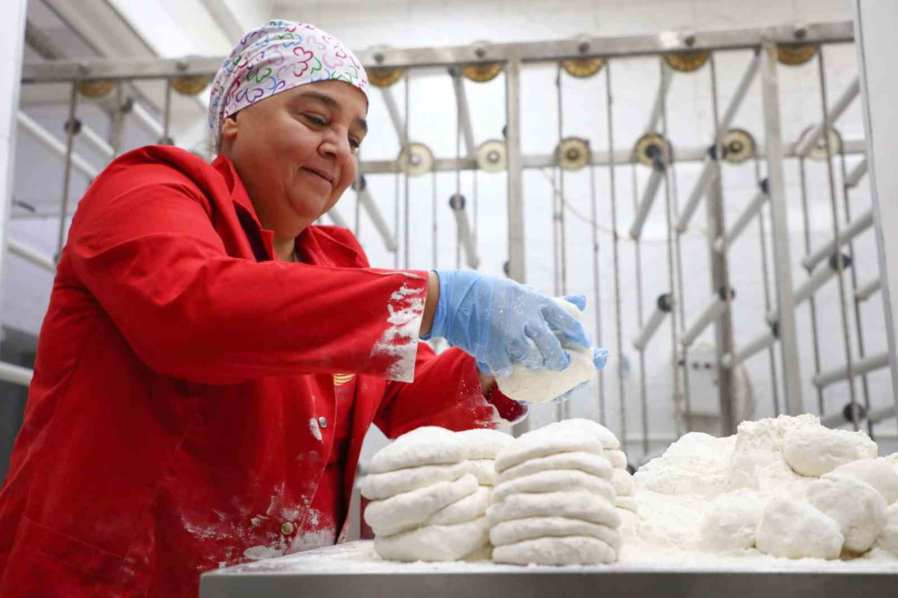 ANTALYA BÜYÜKŞEHİR BELEDİYESİ’NİN ANTALYA TOPTANCI HAL İÇERİSİNDE KADIN KOOPERATİFLERİNE ÜCRETSİZ...