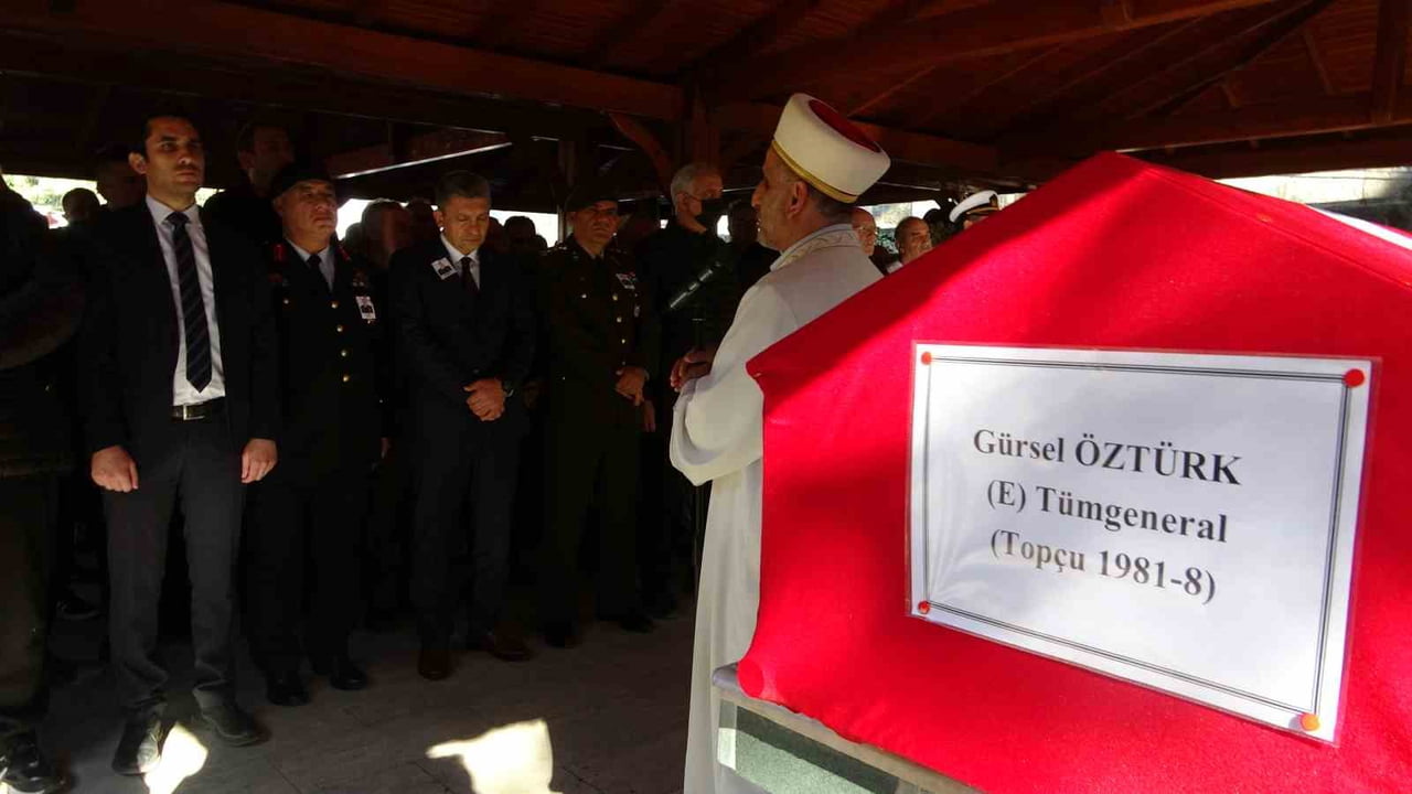 ANTALYA’DA YAŞAMINI YİTİREN GİRESUNLU EMEKLİ TÜMGENERAL GÜRSEL ÖZTÜRK İÇİN MURATPAŞA CAMİİ’NDE...