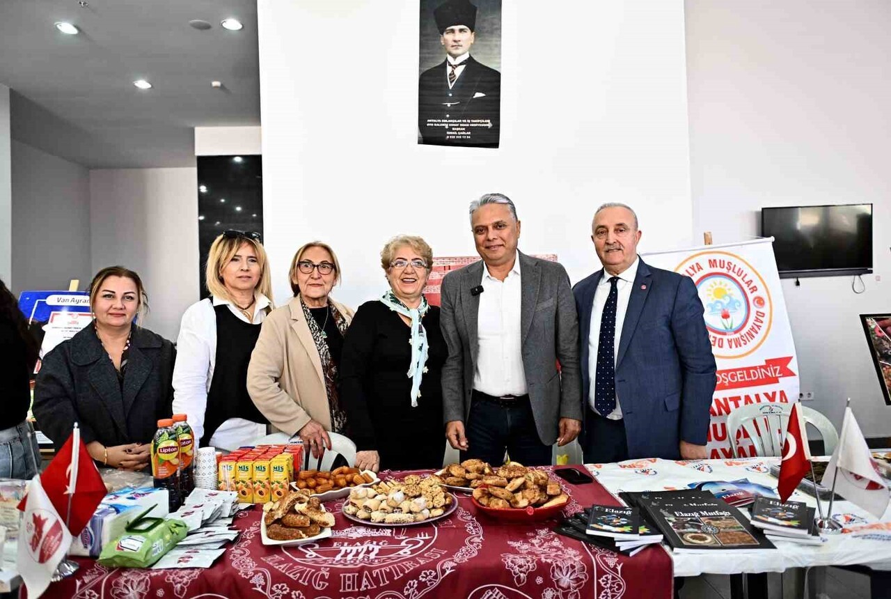 ANTALYA MURATPAŞA BELEDİYE BAŞKANI ÜMİT UYSAL, TUTUM, YATIRIM VE TÜRK MALLARI HAFTASI KAPSAMINDA...