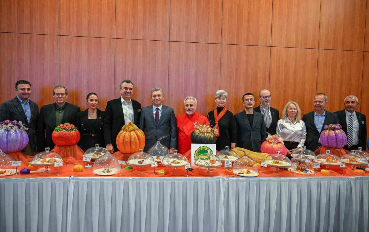 ANTALYA’NIN BEREKETLİ TOPRAKLARINDA YETİŞEN DÖŞEMEALTI KABAĞI, COĞRAFİ İŞARET YOLUNDA İLK KEZ 53...