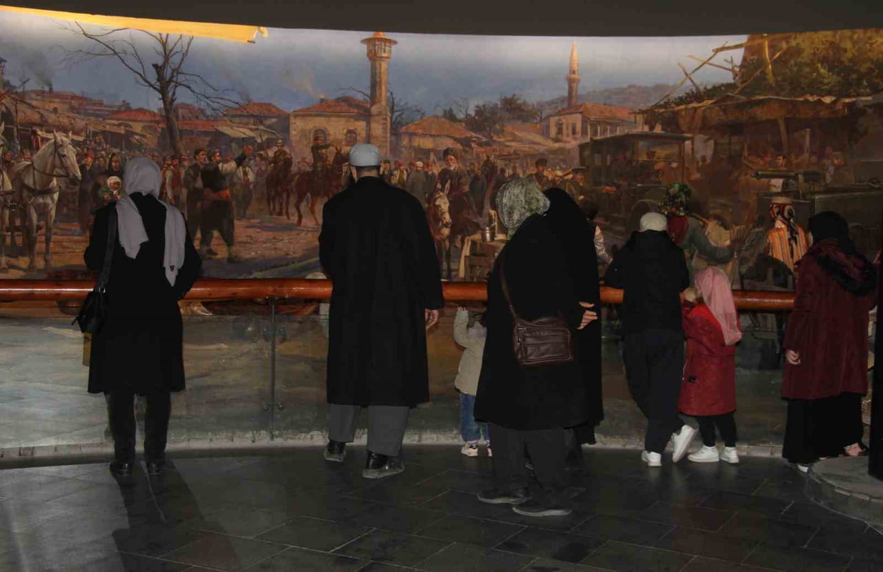 ANTEP SAVUNMASI İLE KURTULUŞ SAVAŞI'NDA YAŞANAN DESTANSI MÜCADELENİN İZLERİNİN YER ALDIĞI 25...