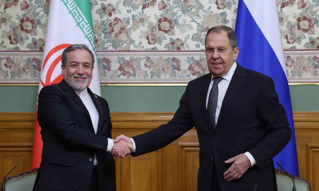 ARAKÇİ, RUSYA DIŞİŞLERİ BAKANI SERGEY LAVROV İLE GÖRÜŞTÜ. İRANLI BAKAN, HEYETLER ARASI VE İKİLİ...