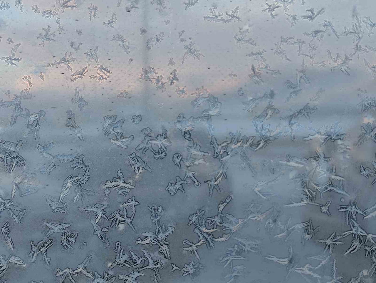 ARDAHAN’DA GECE SAATLERİNDE HAVA SICAKLIĞI SIFIRIN ALTINDA 25 DERECEYİ GÖRDÜ.