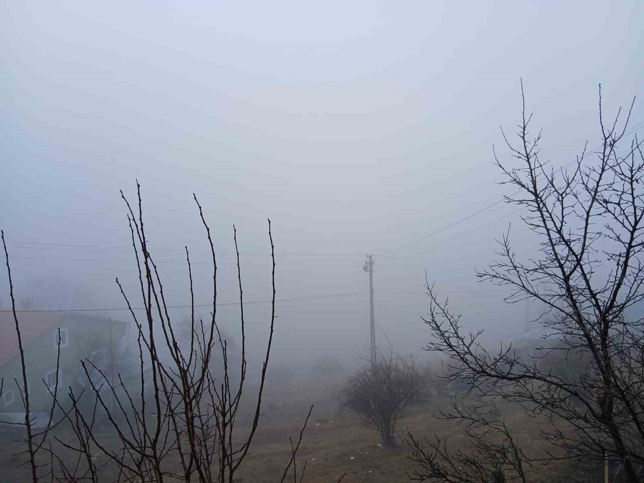 ARDAHAN’IN POSOF İLÇESİNDE ETKİLİ OLAN SİS HAYATI OLUMSUZ OLARAK ETKİLİYOR.