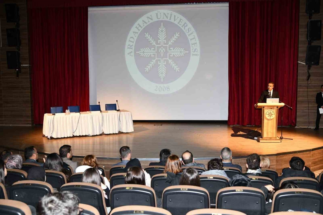 ARDAHAN VALİSİ HAYRETTİN ÇİÇEK, ARDAHAN ÜNİVERSİTESİ ARKEOLOJİ BÖLÜMÜ EV SAHİPLİĞİNDE DÜZENLENEN...