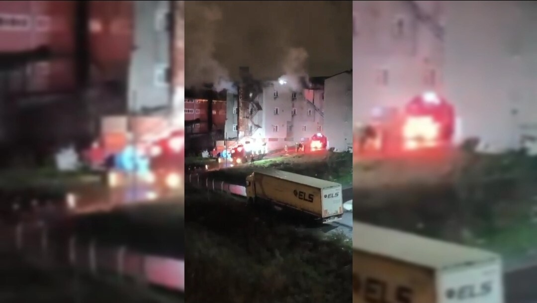 ARNAVUTKÖY'DE İŞ YERİ ALEVLERE TESLİM OLDU: 1'İ AĞIR 3 YARALI