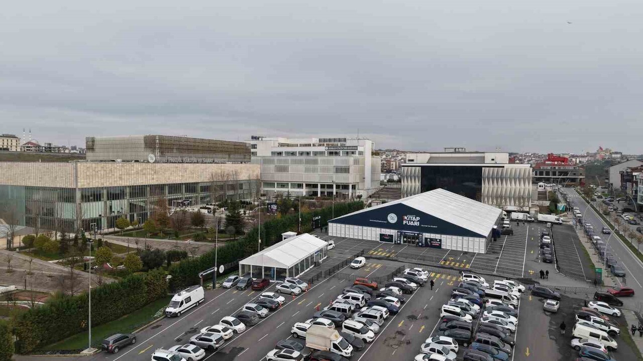 ARNAVUTKÖY BELEDİYESİ TARAFINDAN BU YIL İLK KEZ DÜZENLENEN ARNAVUTKÖY KİTAP FUARI BUGÜN KAPILARINI...