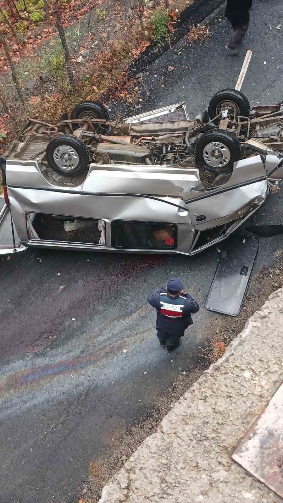 ARTVİN’DE MEYDANA GELEN TRAFİK KAZASINDA İKİSİ KARDEŞ 3 KİŞİ HAYATINI KAYBETTİ.