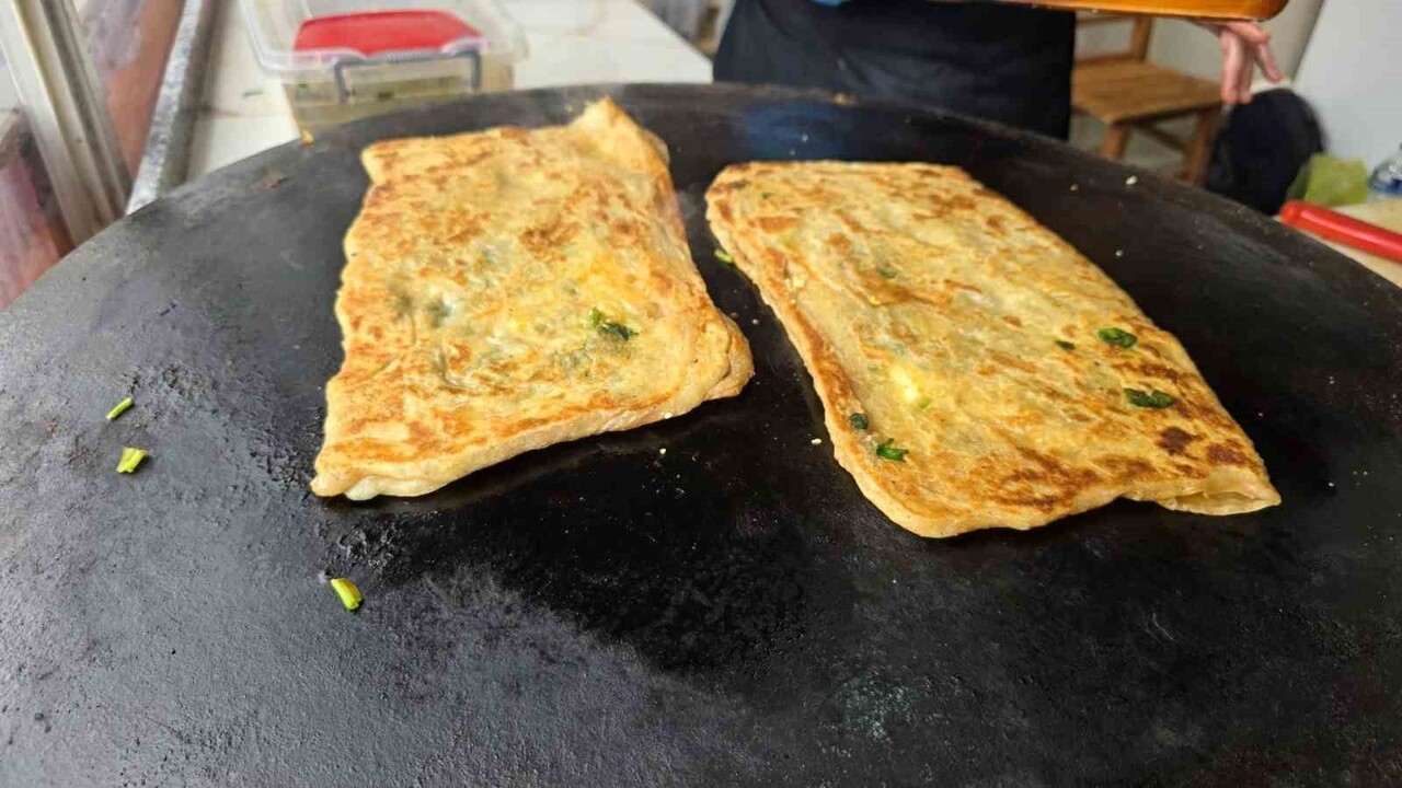 ASYA NİL ŞAVK, GERÇEK GÖZLEME KÜLTÜRÜNÜN UNUTULMAYA YÜZ TUTTUĞUNU BELİRTEREK, YAPTIĞI ÜRÜNLERDE...