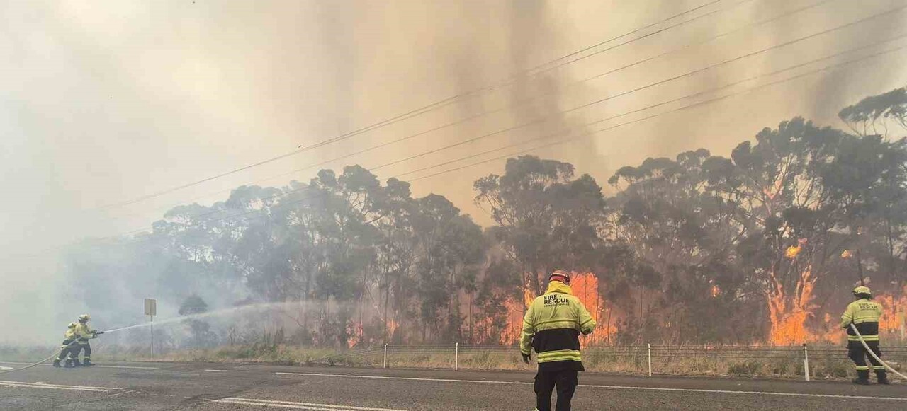 AVUSTRALYA’NIN YENİ GÜNEY GALLER EYALETİNDE GEÇTİĞİMİZ HAFTADAN BU YANA DEVAM EDEN ORMAN...