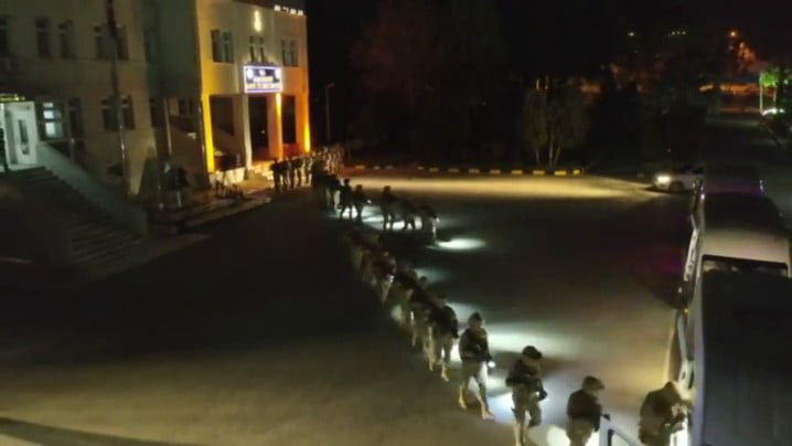 AYDIN'DA JANDARMA EKİPLERİNCE YAPILAN OPERASYONDA DEAŞ SİLAHLI TERÖR ÖRGÜTÜ İLE BAĞLANTILI OLDUĞU...