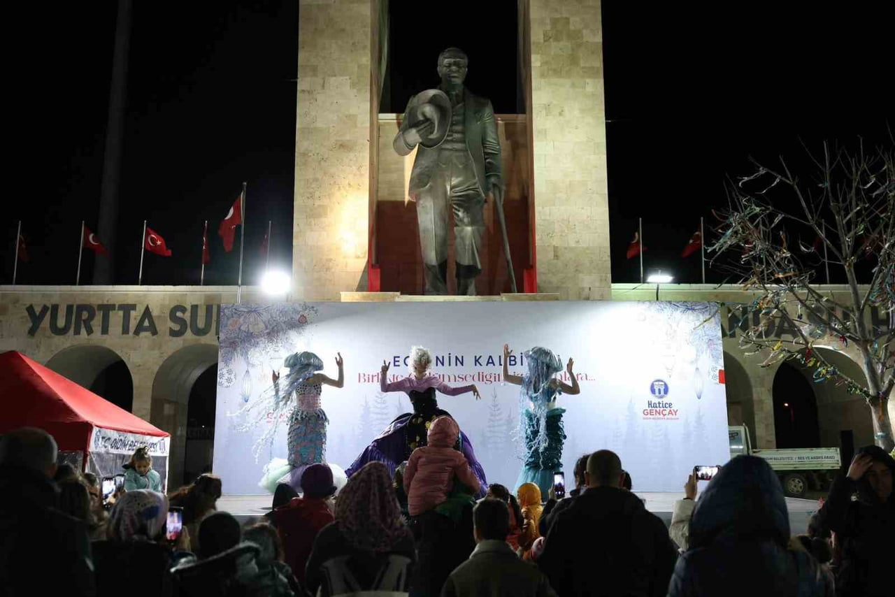 AYDIN'IN DİDİM İLÇESİNDE YILBAŞI ETKİNLİKLERİ KAPSAMINDA DİDİM BELEDİYESİ TARAFINDAN DÜZENLENEN...