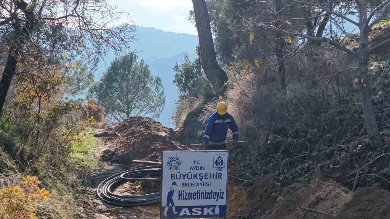 AYDIN'IN NAZİLLİ VE BOZDOĞAN İLÇELERİNDE ÇALIŞMALARINI SÜRDÜREN AYDIN BÜYÜKŞEHİR BELEDİYESİ...