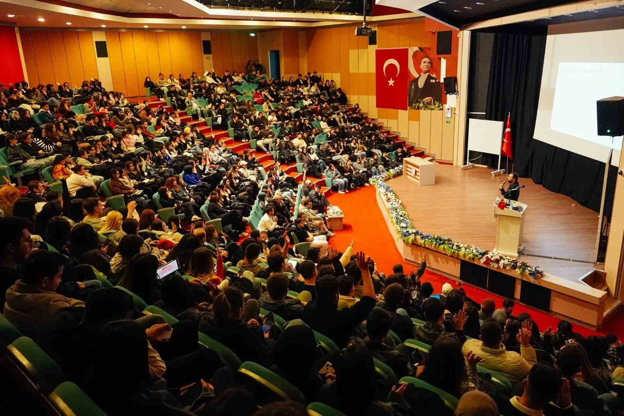 AYDIN ADNAN MENDERES ÜNİVERSİTESİ’NDE (ADÜ) AR-GE VE KALİTE TOPLULUKLARI İŞ BİRLİĞİYLE DÜZENLENEN...