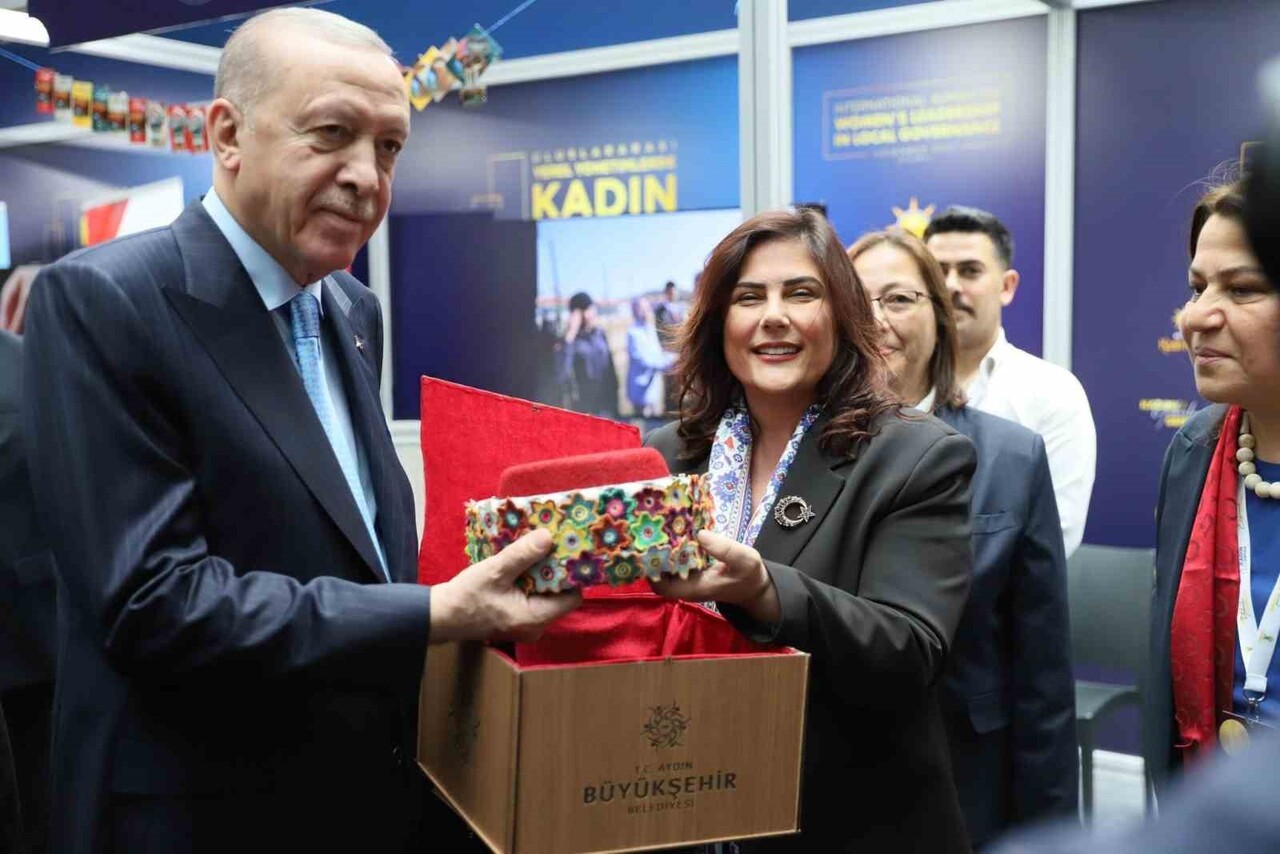 AYDIN BÜYÜKŞEHİR BELEDİYE BAŞKANI ÖZLEM ÇERÇİOĞLU, ULUSLARARASI YEREL YÖNETİMLERDE KADIN...