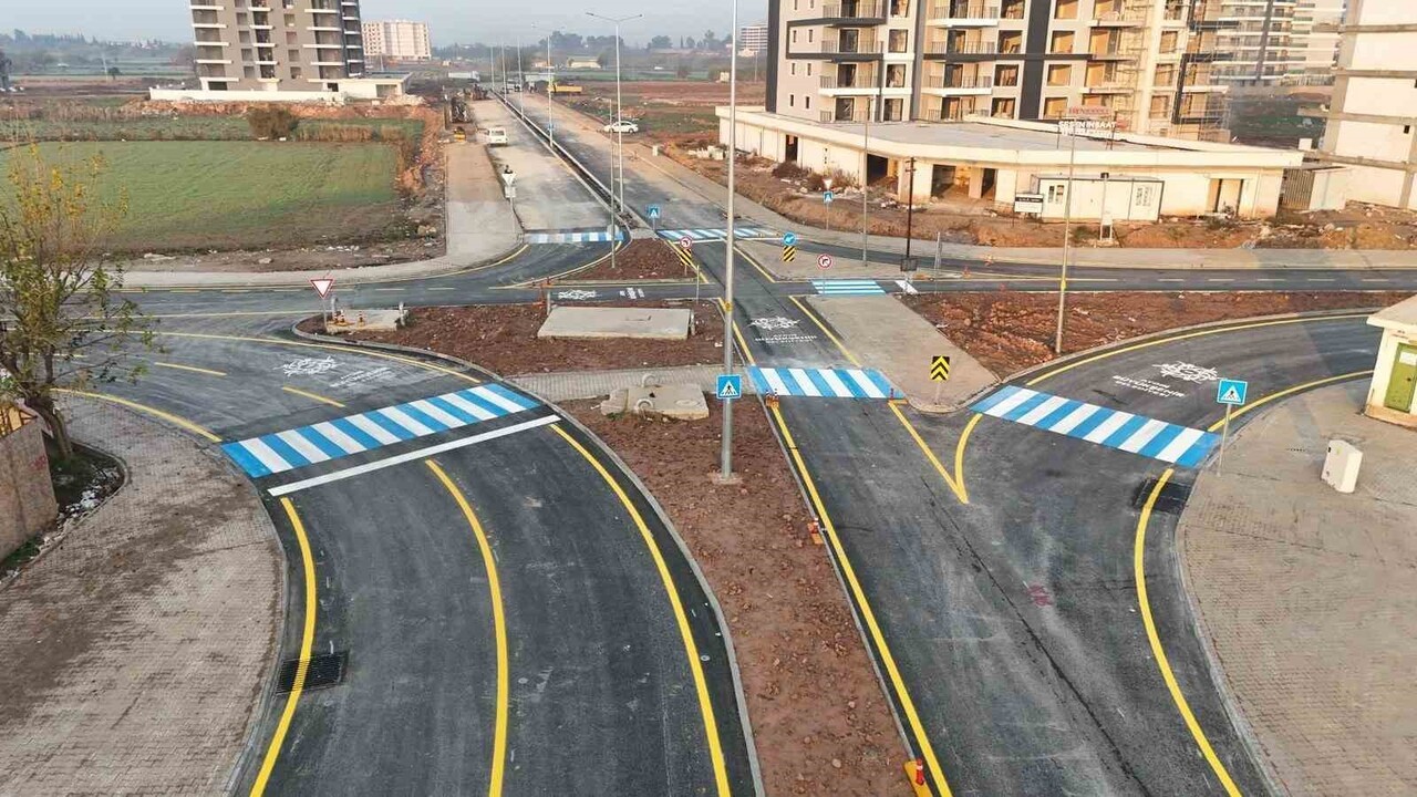 AYDIN BÜYÜKŞEHİR BELEDİYESİ, KENT GENELİNDE EŞ ZAMANLI OLARAK SÜRDÜRÜLEN YOL YAPIM VE YENİLEME...