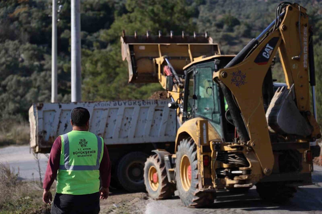 AYDIN BÜYÜKŞEHİR BELEDİYESİ, KENT GENELİNDE YENİ YOLLARIN YAPIMI, MEVCUT YOLLARIN BAKIM VE ONARIMI...