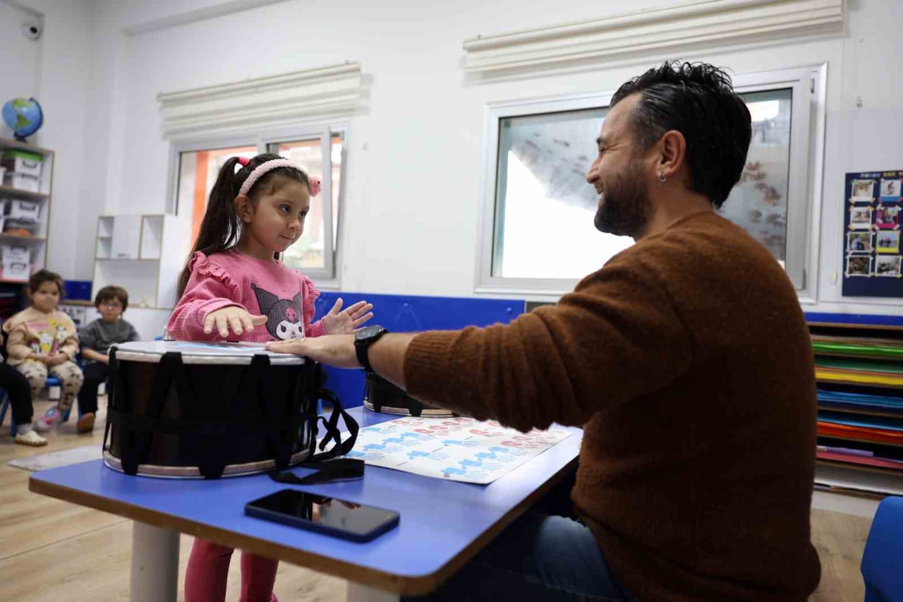 AYDIN BÜYÜKŞEHİR KONSERVATUARI’NDAN ÖĞRENCİLERE MÜZİK EĞİTİMİ