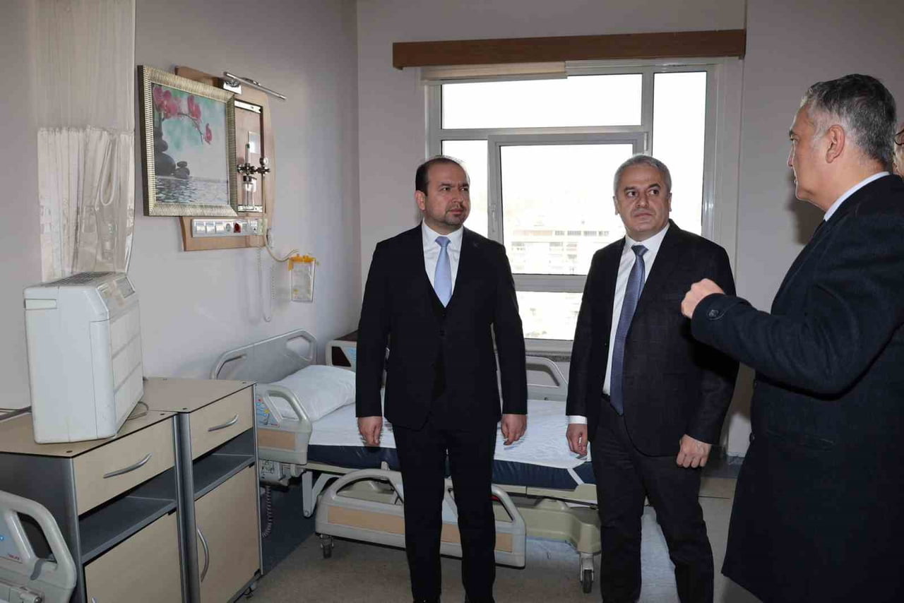 AYDIN İL SAĞLIK MÜDÜRÜ DR. ESER ŞENKUL, SAHA ÇALIŞMALARI KAPSAMINDA NAZİLLİ İLÇESİNDE BULUNAN...