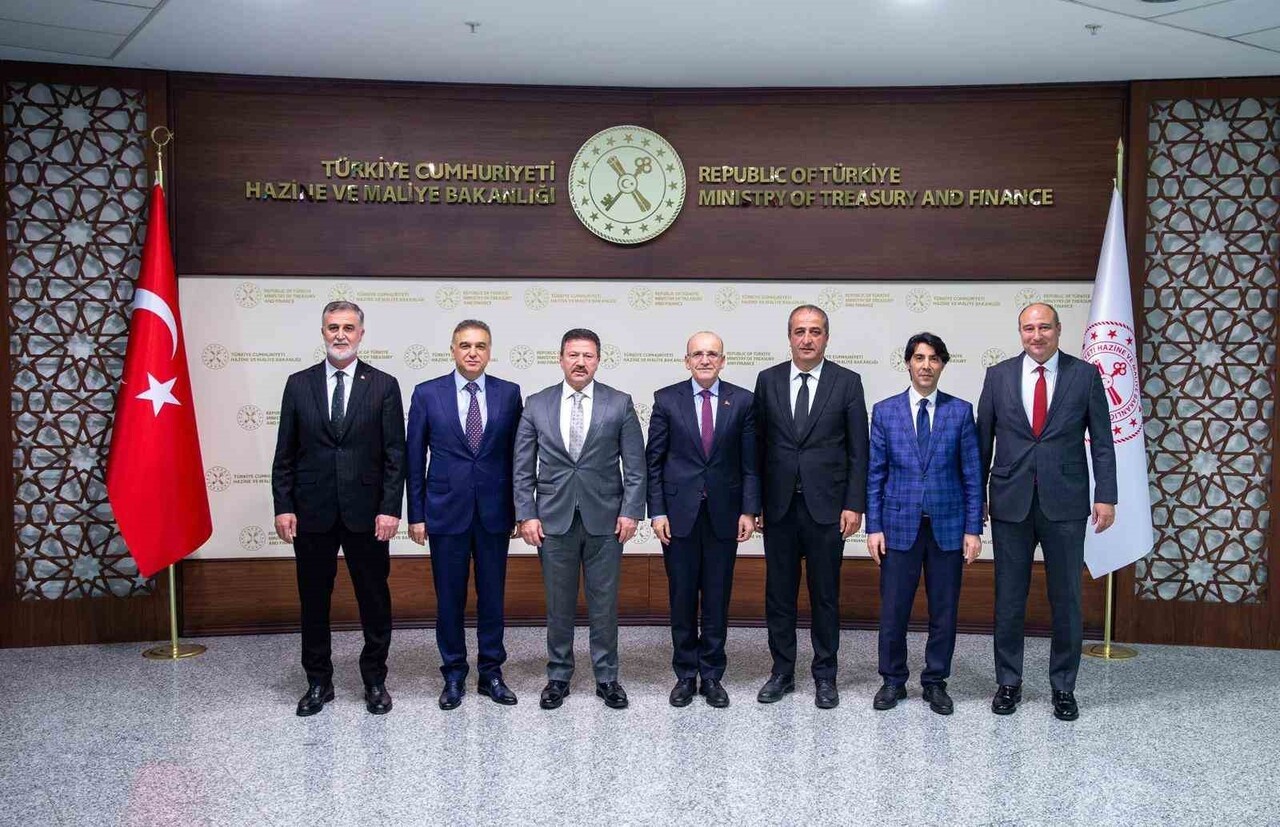 AZİNE VE MALİYE BAKANI MEHMET ŞİMŞEK, TÜRKİYE ŞOFÖRLER VE OTOMOBİLCİLER FEDERASYONU (TŞOF) GENEL...