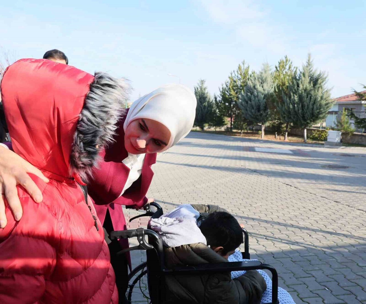 BAKAN MAHİNUR ÖZDEMİR GÖKTAŞ, ANKARA'DA AMCASININ YANINDA UYGUN OLMAYAN KOŞULLARDA YAŞADIĞI TESPİT...