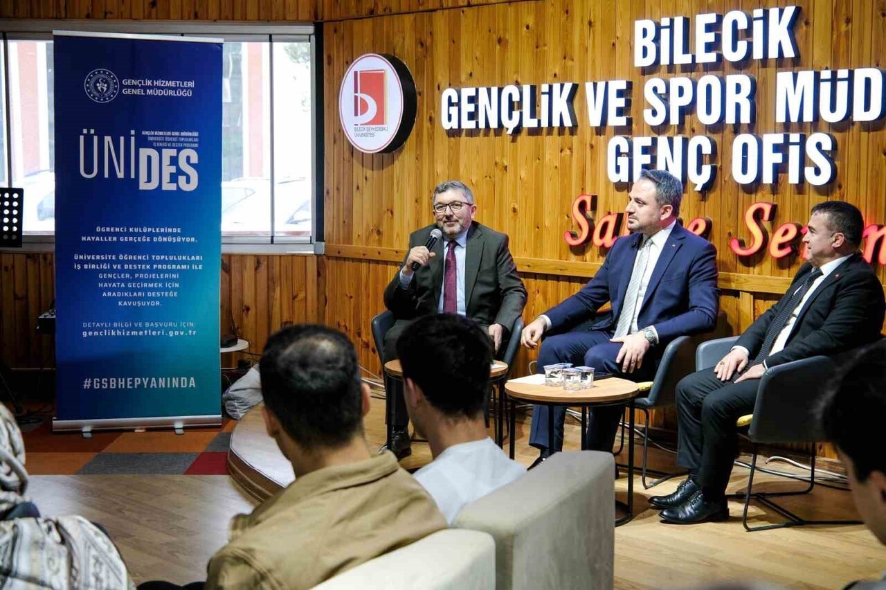 BAKAN YARDIMCISI EMİNOĞLU ÜNİDES PROJESİ KAPSAMINDA BİLECİK’TE ÖĞRENCİLERLE BULUŞTU