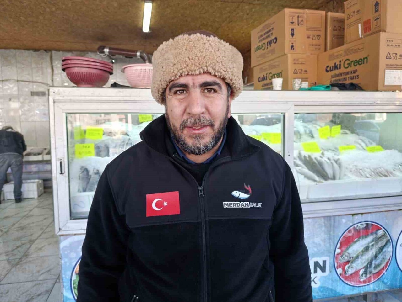 BALIKÇI ESNAFI KENT GENELİNDE GÜNLÜK HAMSİ SATIŞININ YAKLAŞIK 3 TON CİVARINDA GERÇEKLEŞTİĞİNİ...