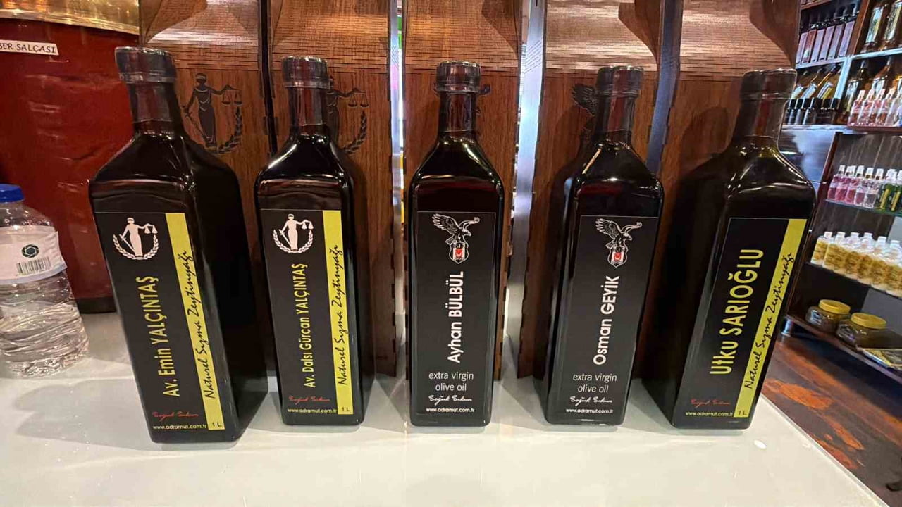 BALIKESİR'İN EDREMİT İLÇESİNDE ZEYTİNYAĞI SEKTÖRÜ TEMSİLCİLERİNDEN EFE YILDIRIM, YENİ YIL...