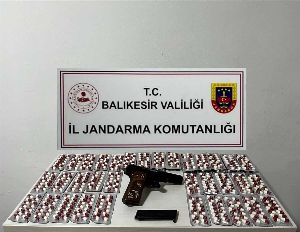BALIKESİR’DE JANDARMA EKİPLERİ TARAFINDAN UYUŞTURUCU İLE MÜCADELE KAPSAMINDA 8 İLÇEDE KAPSAMLI...