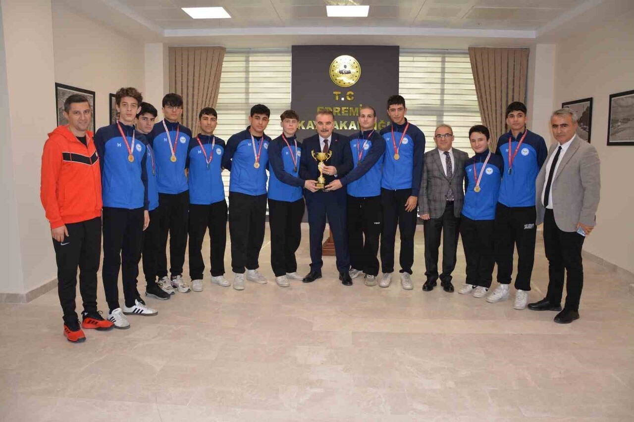 BALIKESİR’İN EDREMİT İLÇESİNDE, 2025-2026 EĞİTİM ÖĞRETİM YILI OKUL SPORLARI KAPSAMINDA İL...