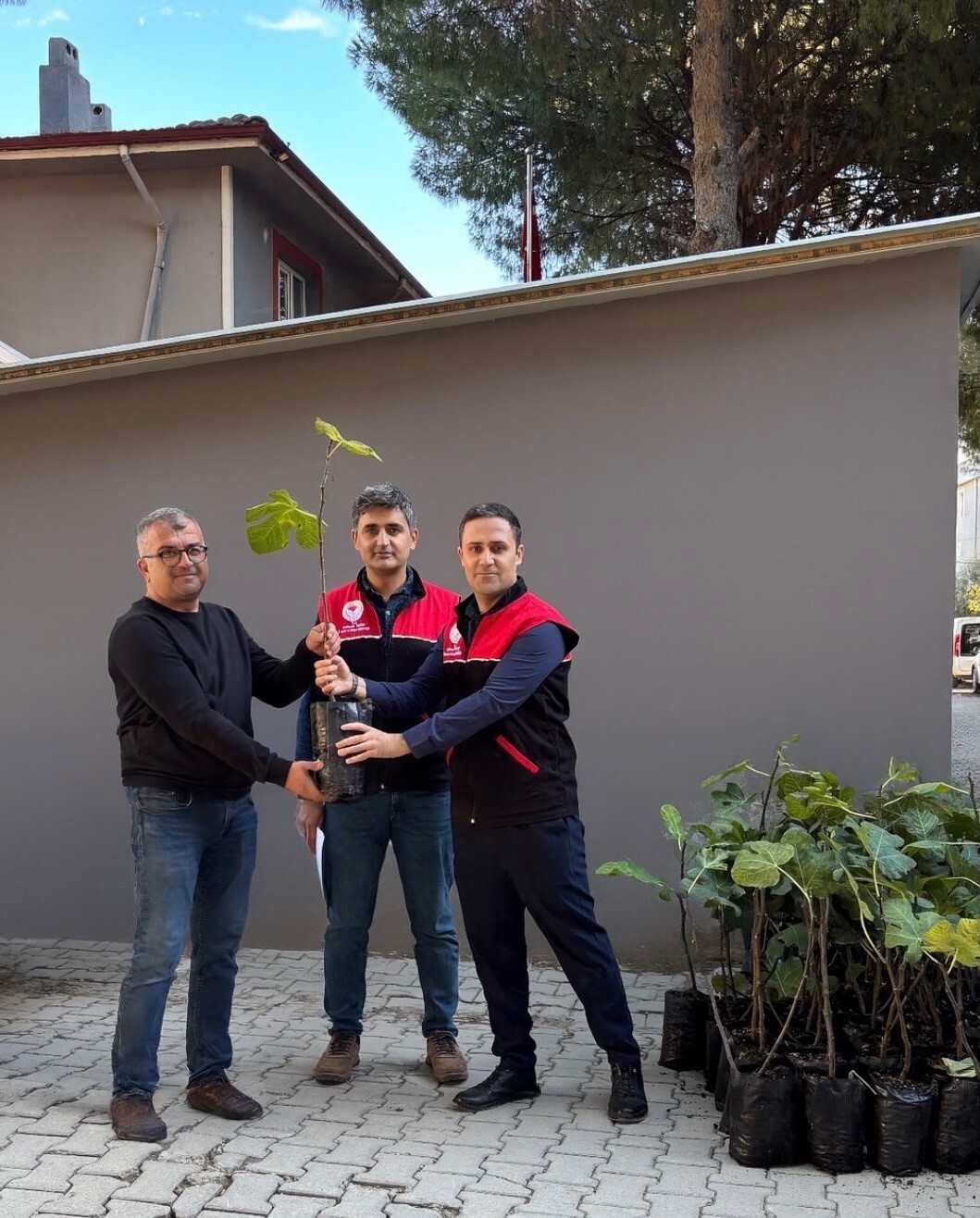 BALIKESİR’İN GÖMEÇ İLÇESİNDE, "İNCİR ÜRETİMİNİ ARTIRMA PROJESİ" KAPSAMINDA ÜRETİCİLERE 499 ADET...