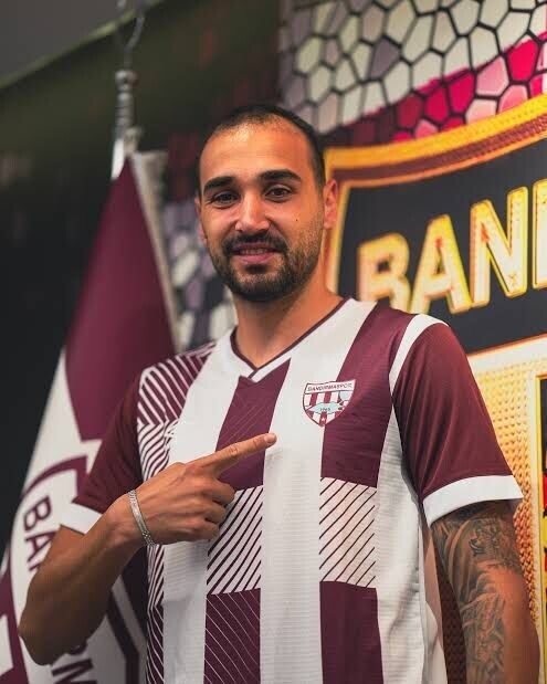 BANDIRMASPORLU FUTBOLCU TOLGA KALENDER YASA DIŞI BAHİS SORUŞTURMASINDA GÖZALTINA ALINDI