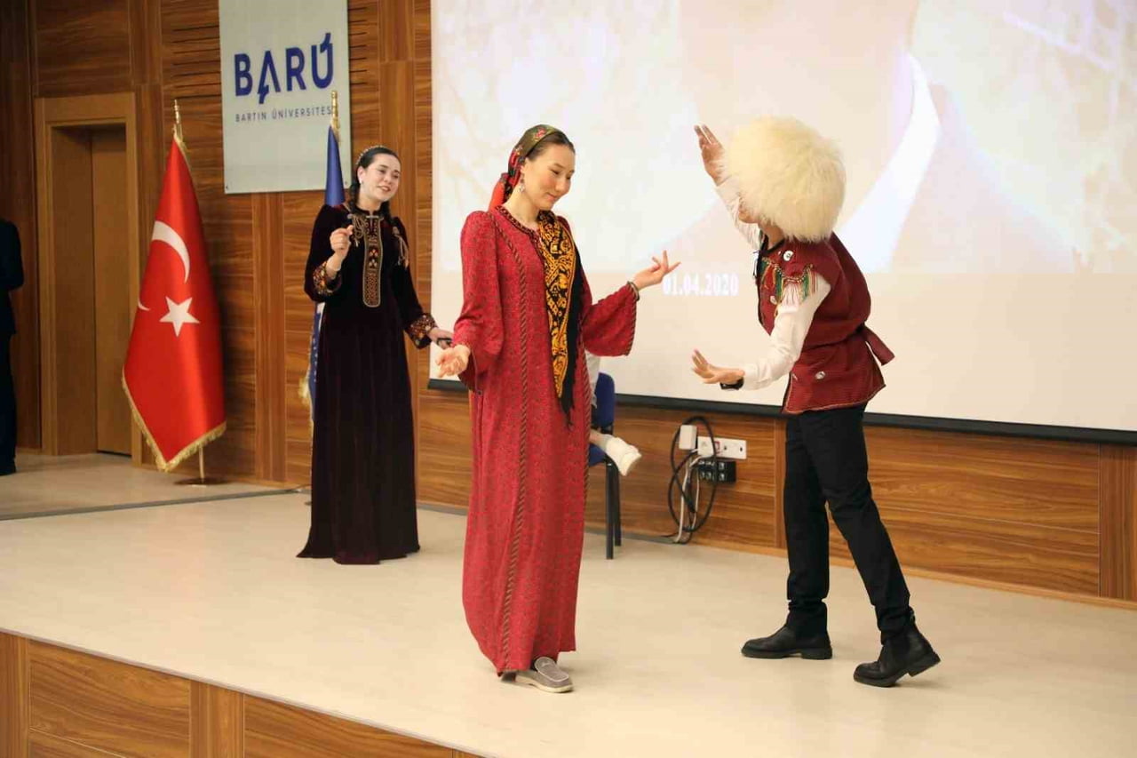 BARÜ’DE FARKLI KÜLTÜRLER BİR ARAYA GELDİ