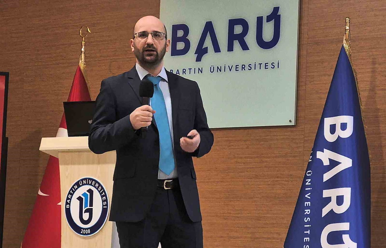 BARÜ FEN FAKÜLTESİ MOLEKÜLER BİYOLOJİ VE GENETİK BÖLÜMÜNDEN DR. ÖĞR. ÜYESİ MUSTAFA...